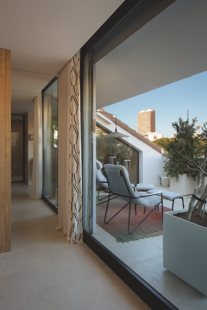 Gran terraza con vistas a la ciudad de Alicante